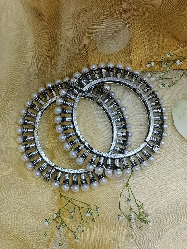 Timeless Pearlescent Bangle - Single
